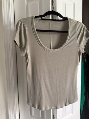 American Eagle Outfitters Scoop Neck Ribbed Short Sleeve Top - Olive